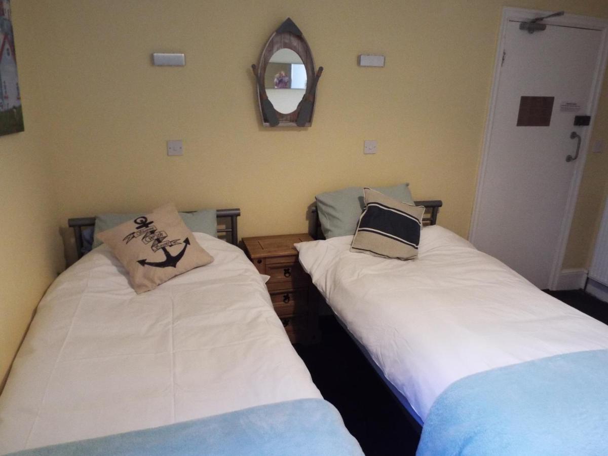 Captain'S Quarters Hotel Саутпорт Екстериор снимка