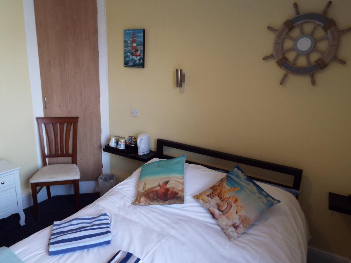 Captain'S Quarters Hotel Саутпорт Екстериор снимка