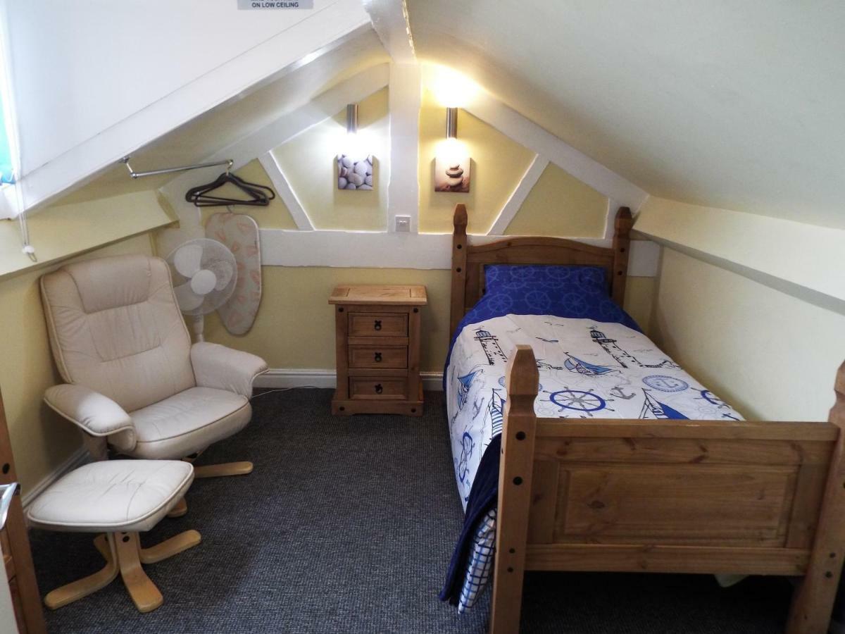 Captain'S Quarters Hotel Саутпорт Екстериор снимка