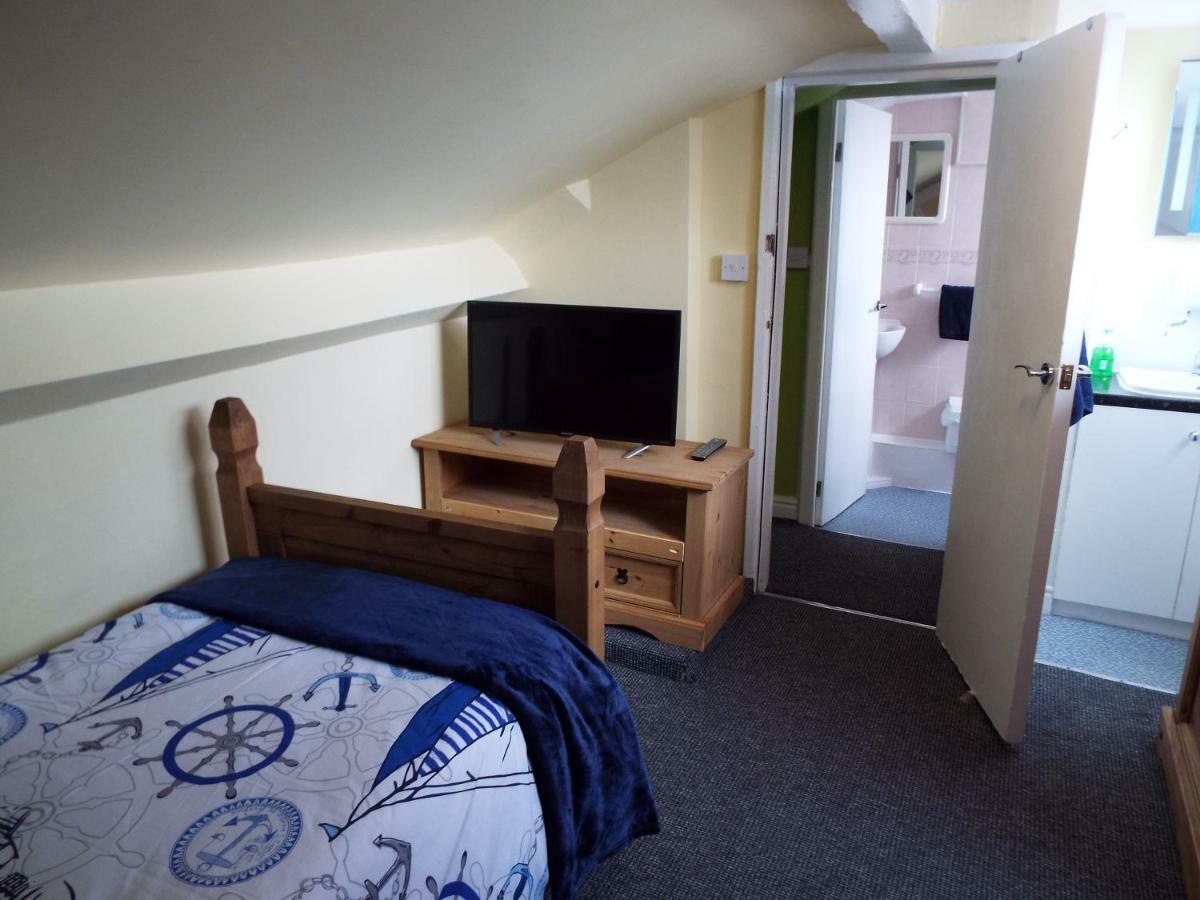 Captain'S Quarters Hotel Саутпорт Екстериор снимка