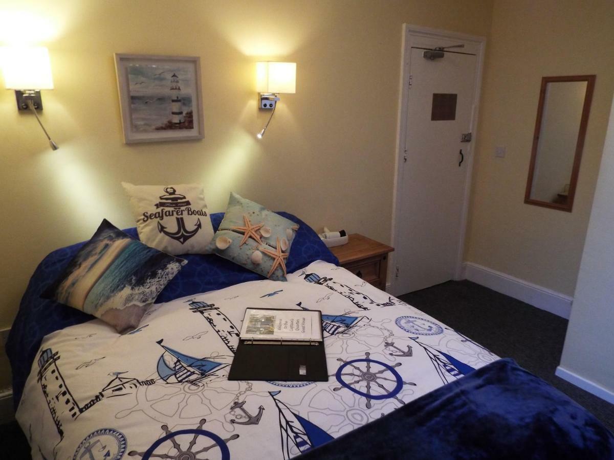 Captain'S Quarters Hotel Саутпорт Екстериор снимка