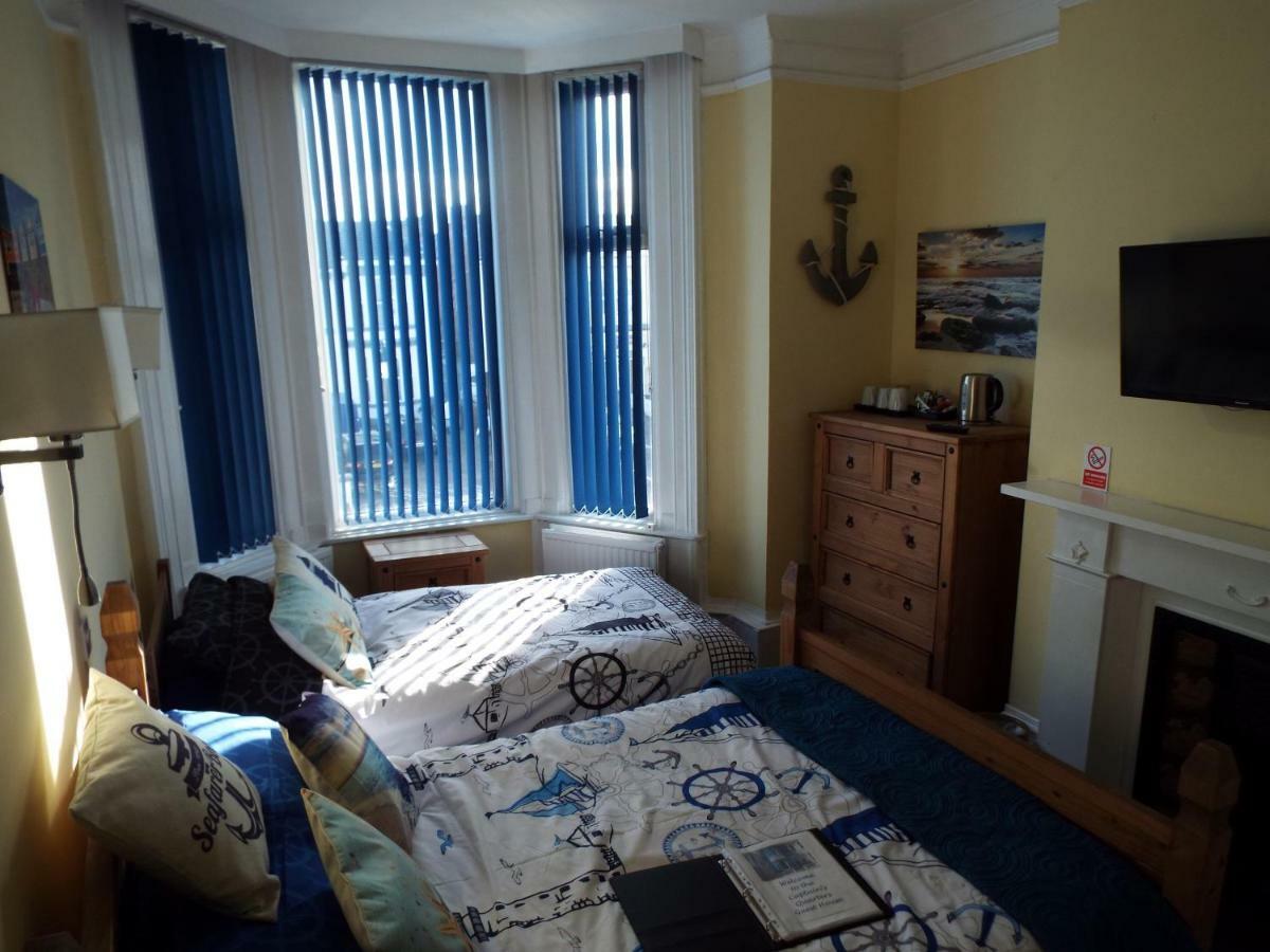 Captain'S Quarters Hotel Саутпорт Екстериор снимка